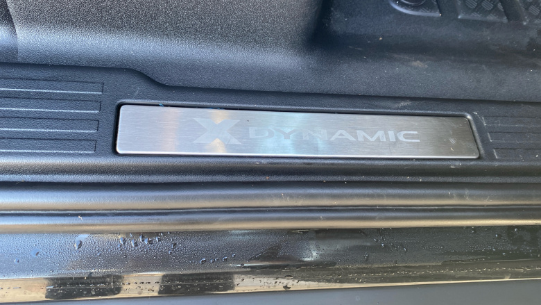 Land Rover Defender 3.0 D250 X-Dynamic SE 90 3dr Auto Diesel Estate